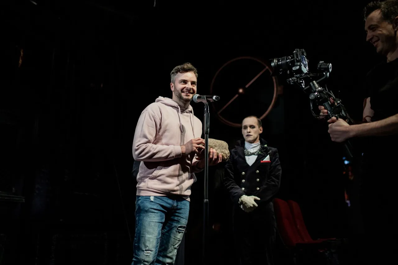 teatrakmenis garso rezisieriui justinui raudoniui miskomote 45