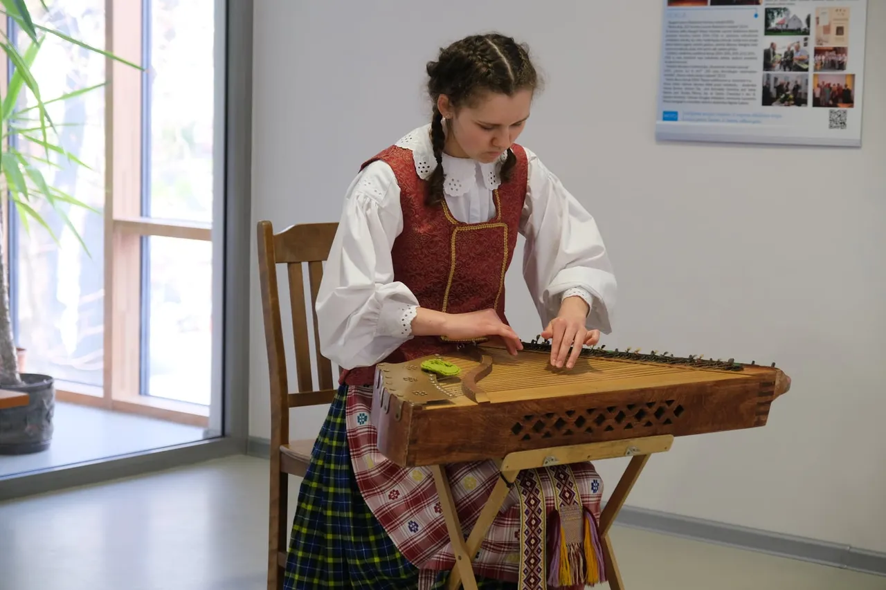 toma menseviciute muzikos mokyklos mokine