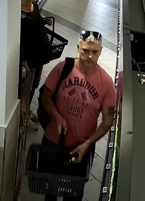 vyras naujoji parduotuvess