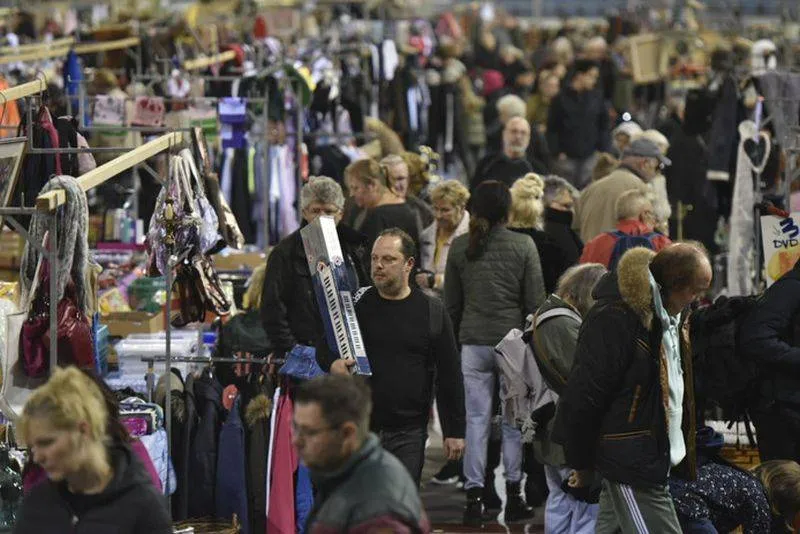 snuffelmarktgelredomej en e van aerle bv