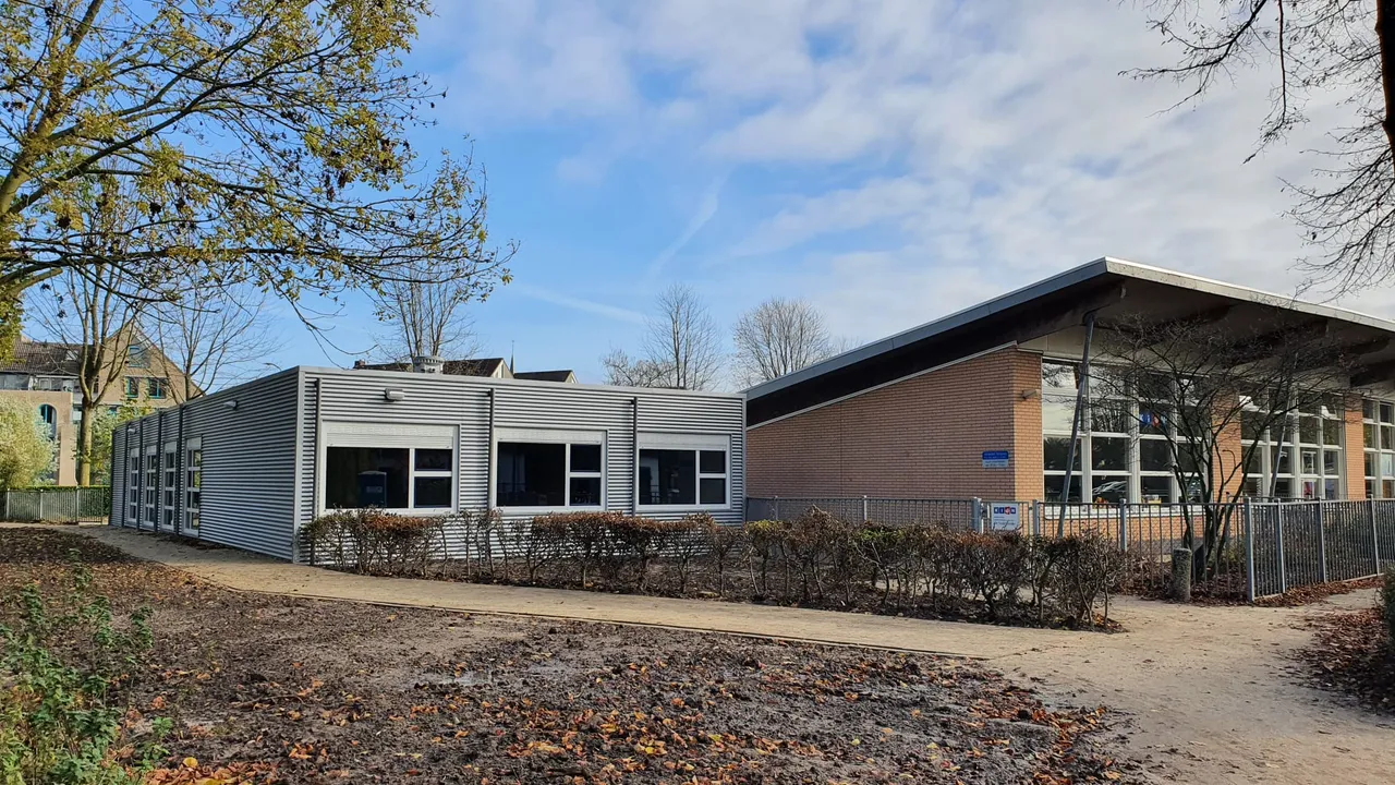 aanbouw de vuurvlinder