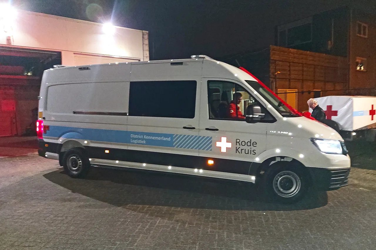 een nieuwe bus voor rode kruis ijmond