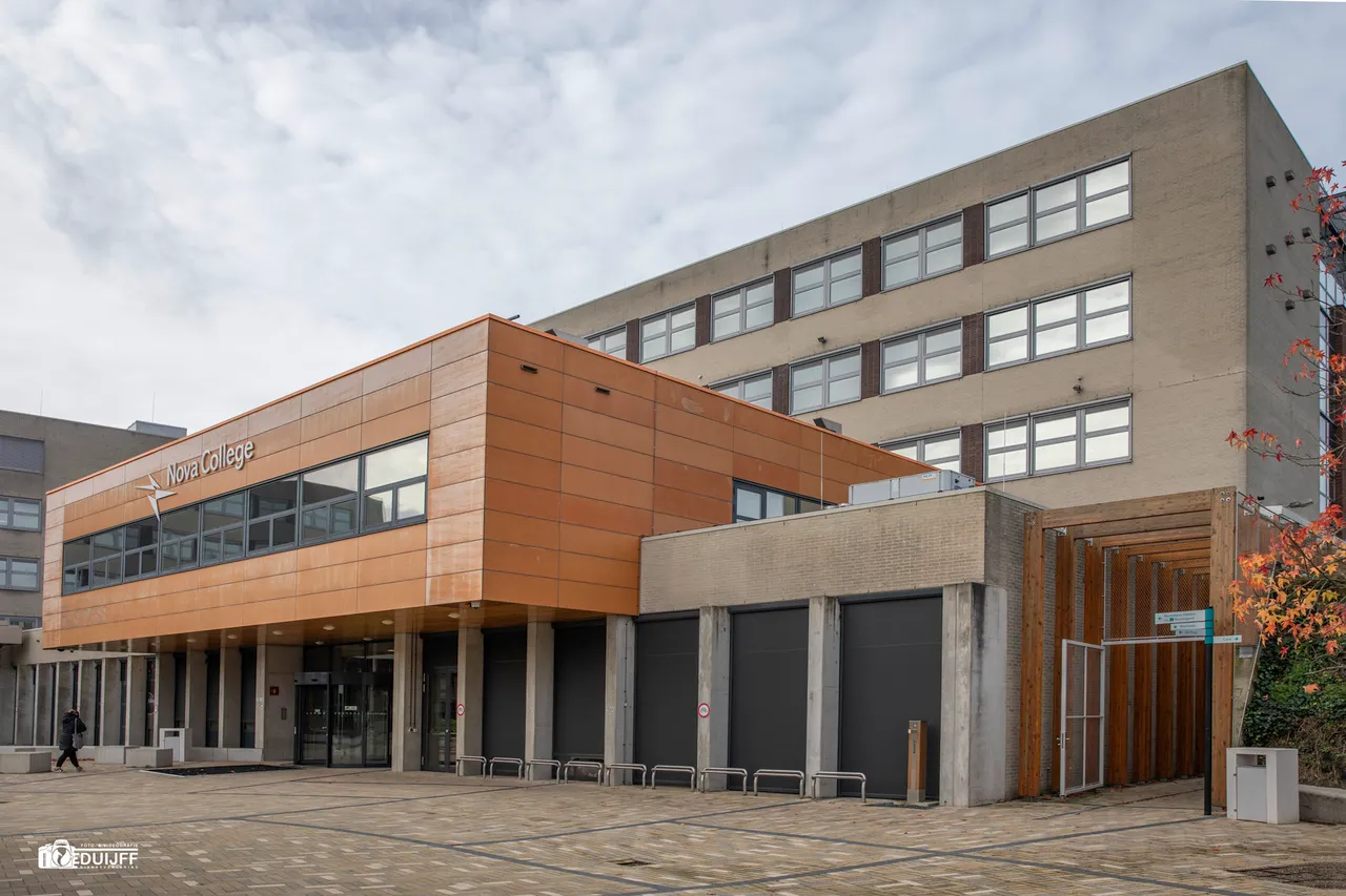 gebouw nova