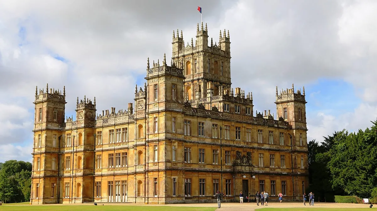 highclere 2146645 1920 pixa
