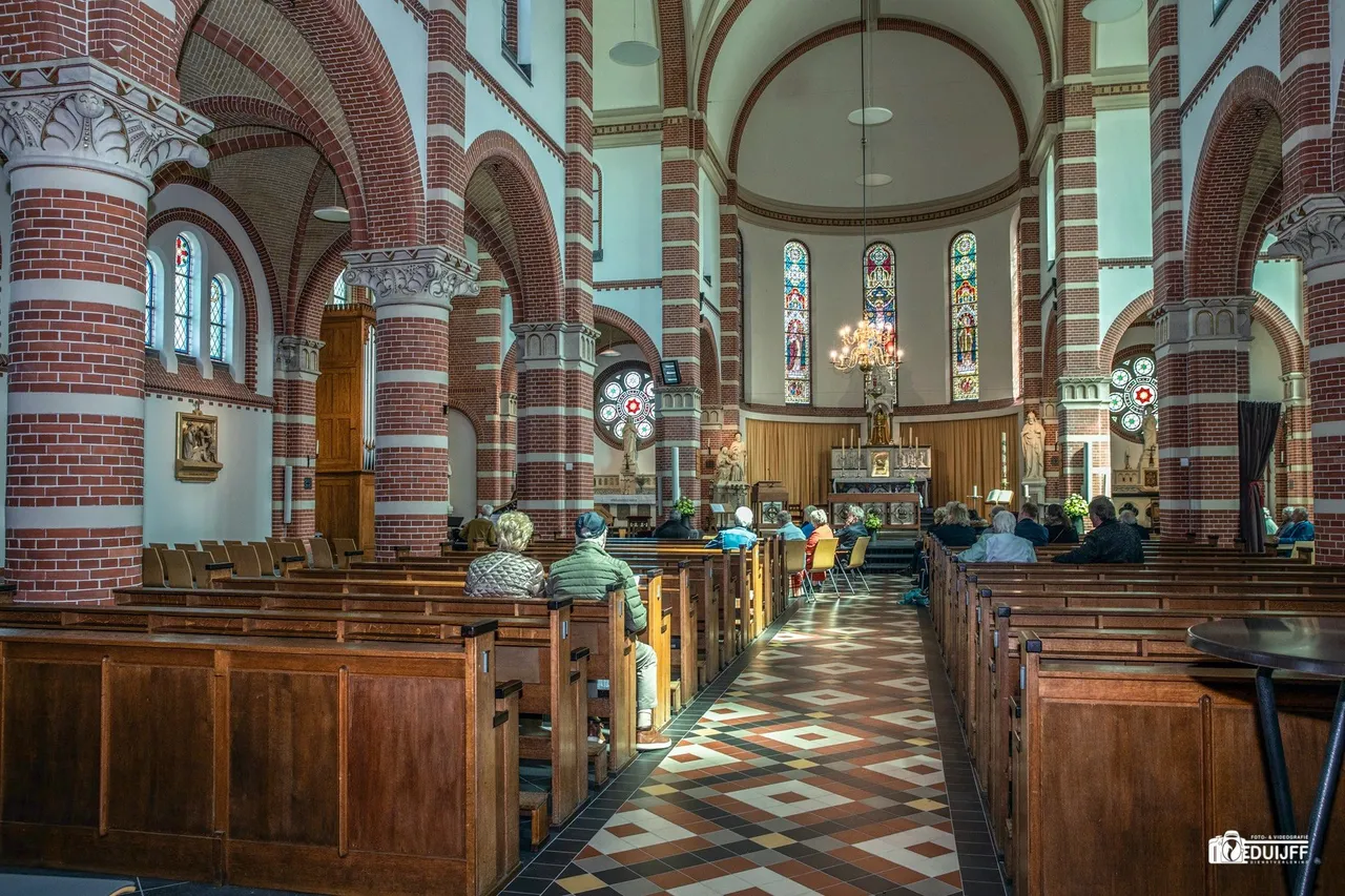 in kerk limmen