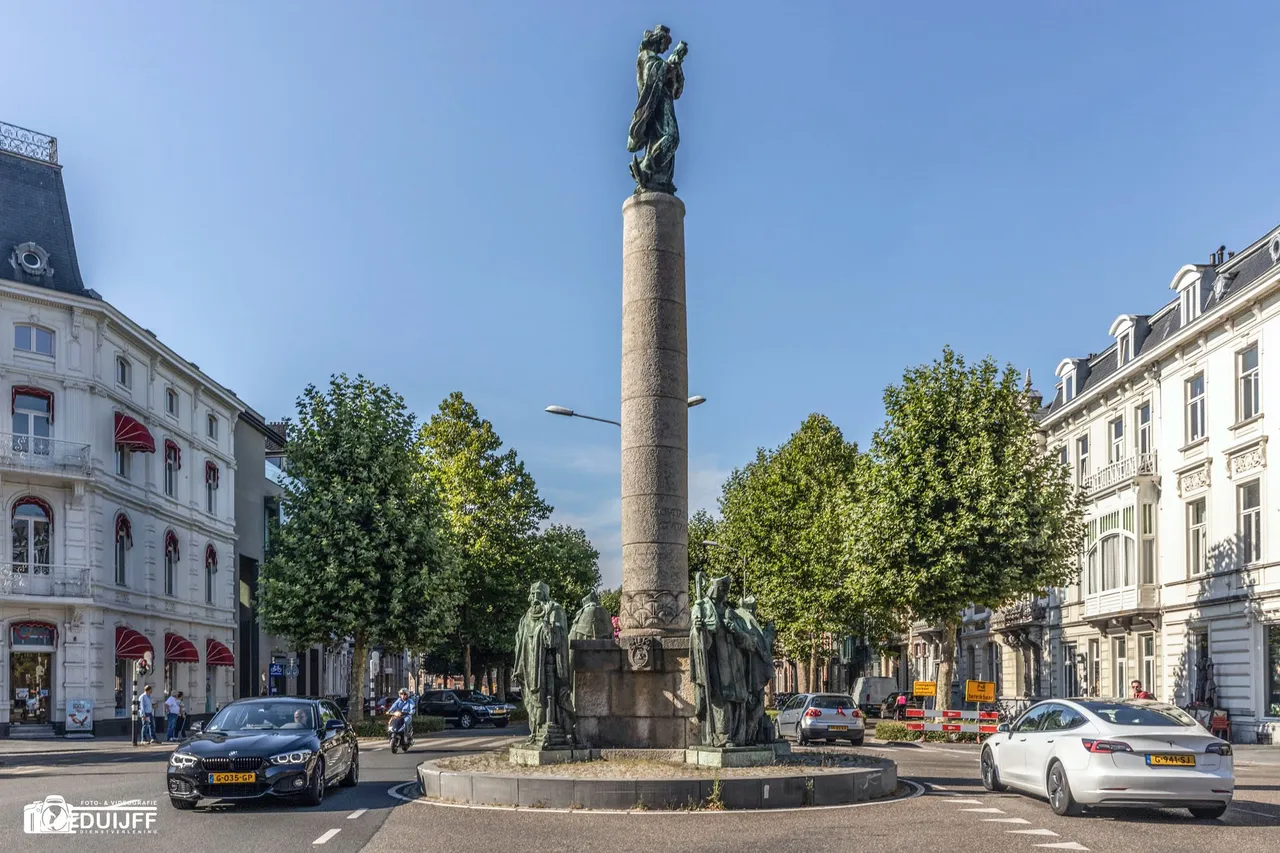 maastricht pilaar