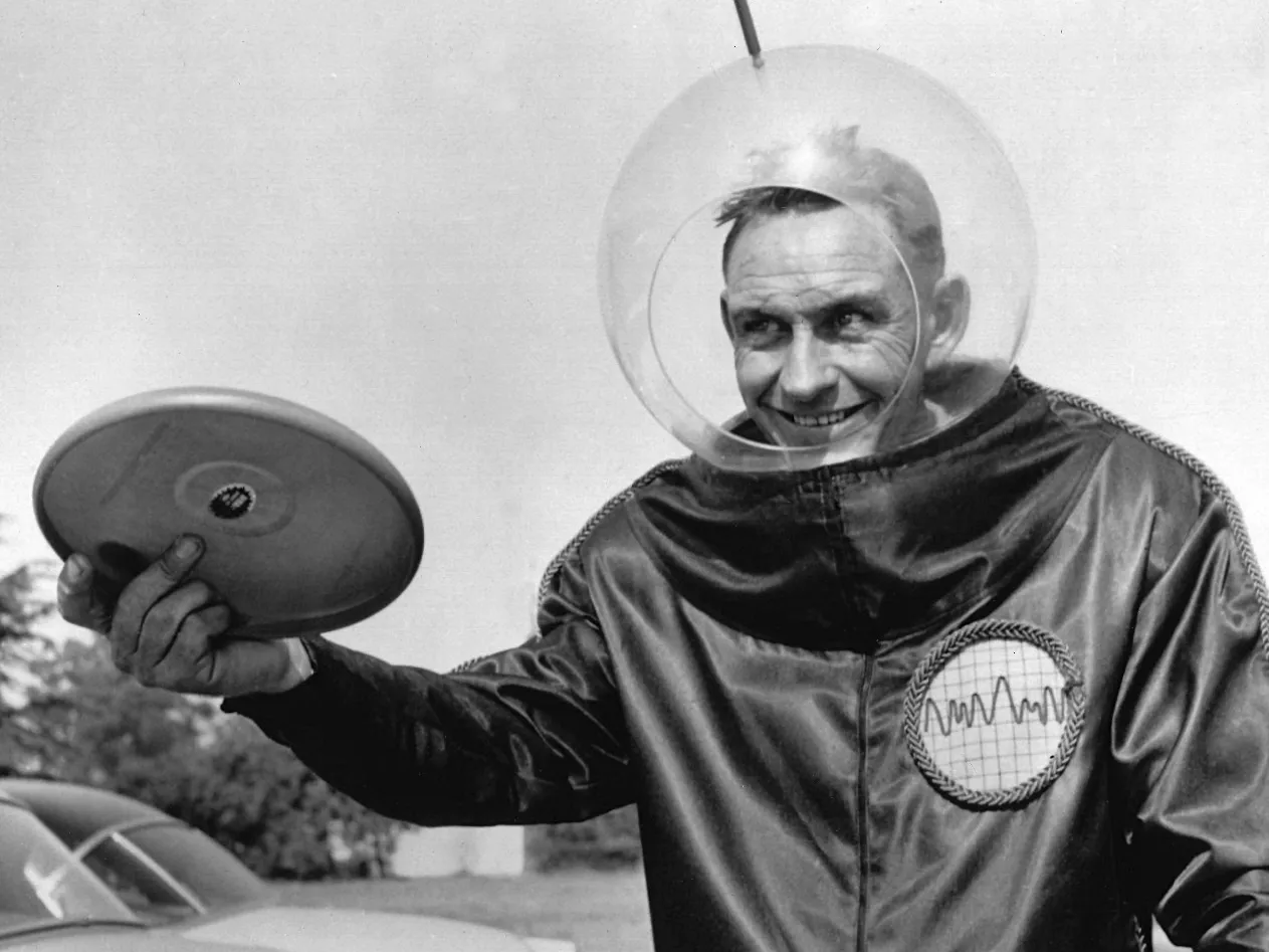 walter frederick morrison wikipedia demo pluto platter