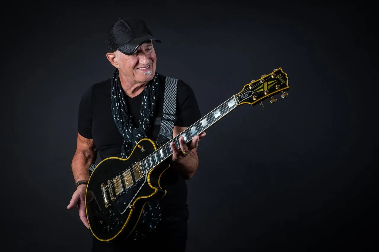 Jan Akkerman2019-1324_by Paul Bergen