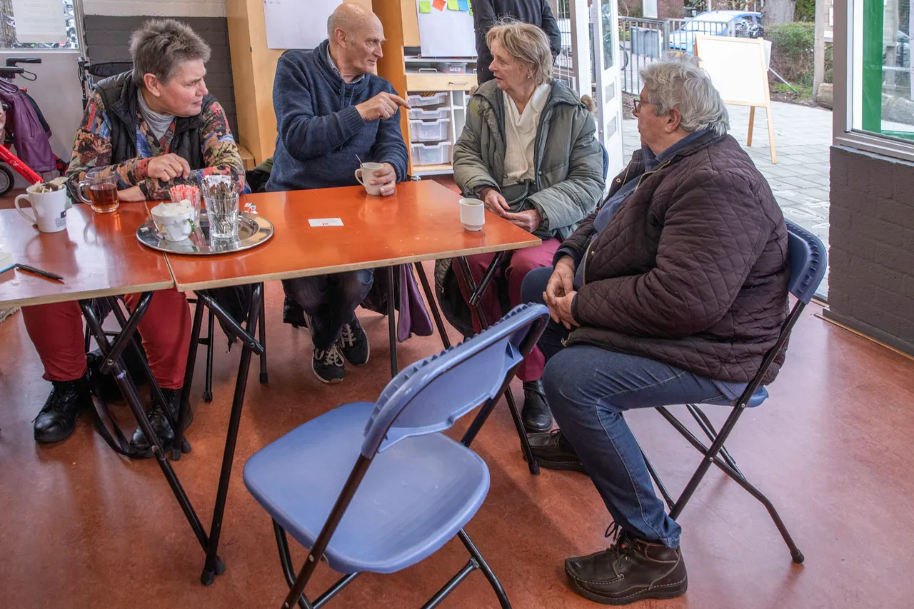 aan tafel r2