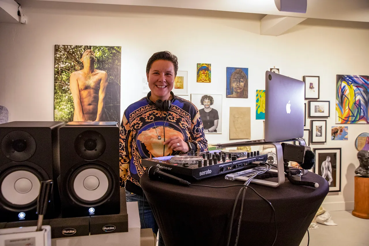 dj