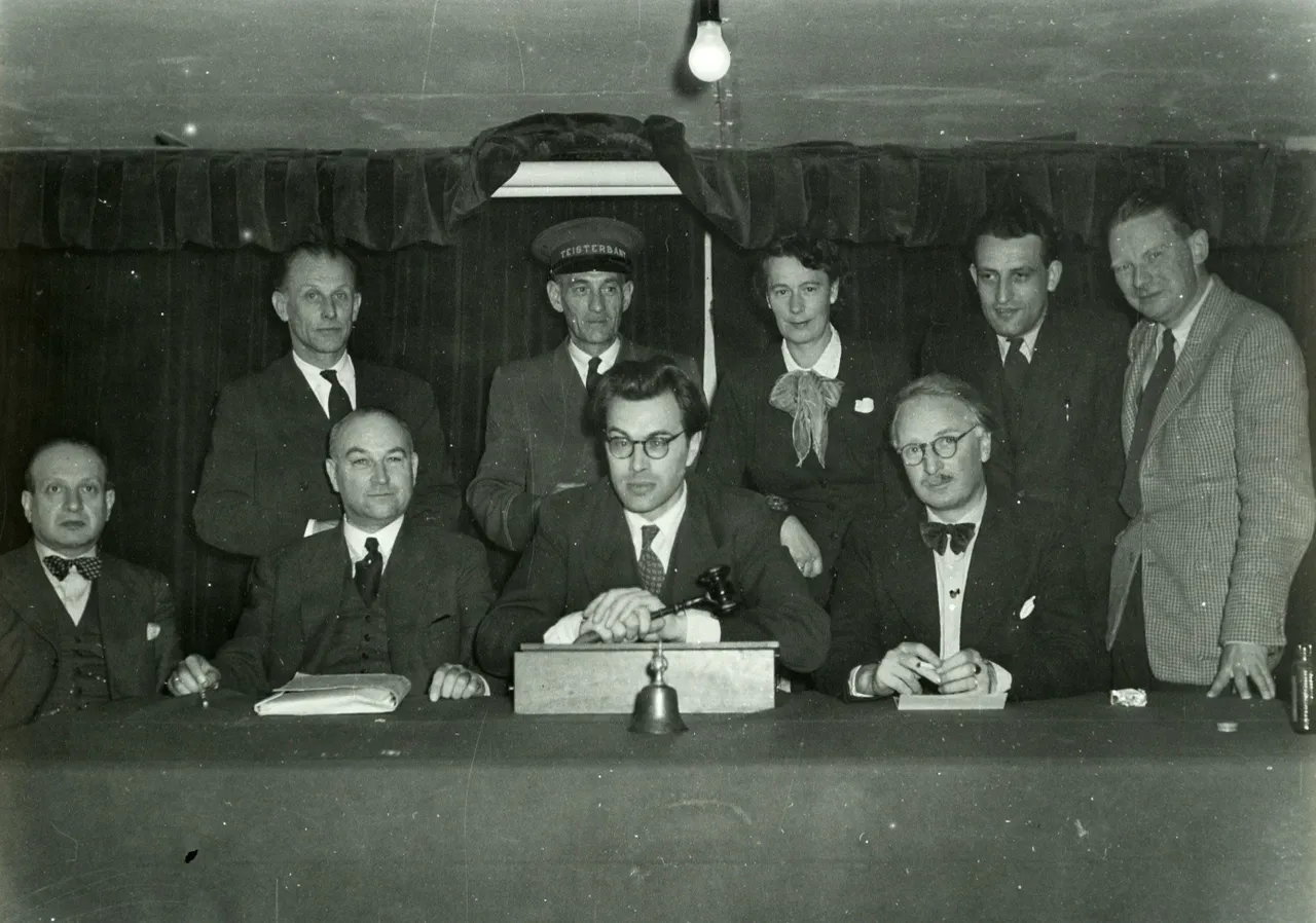 e02d9730 fb8e 11df 9e4d 523bc2e286e2 0