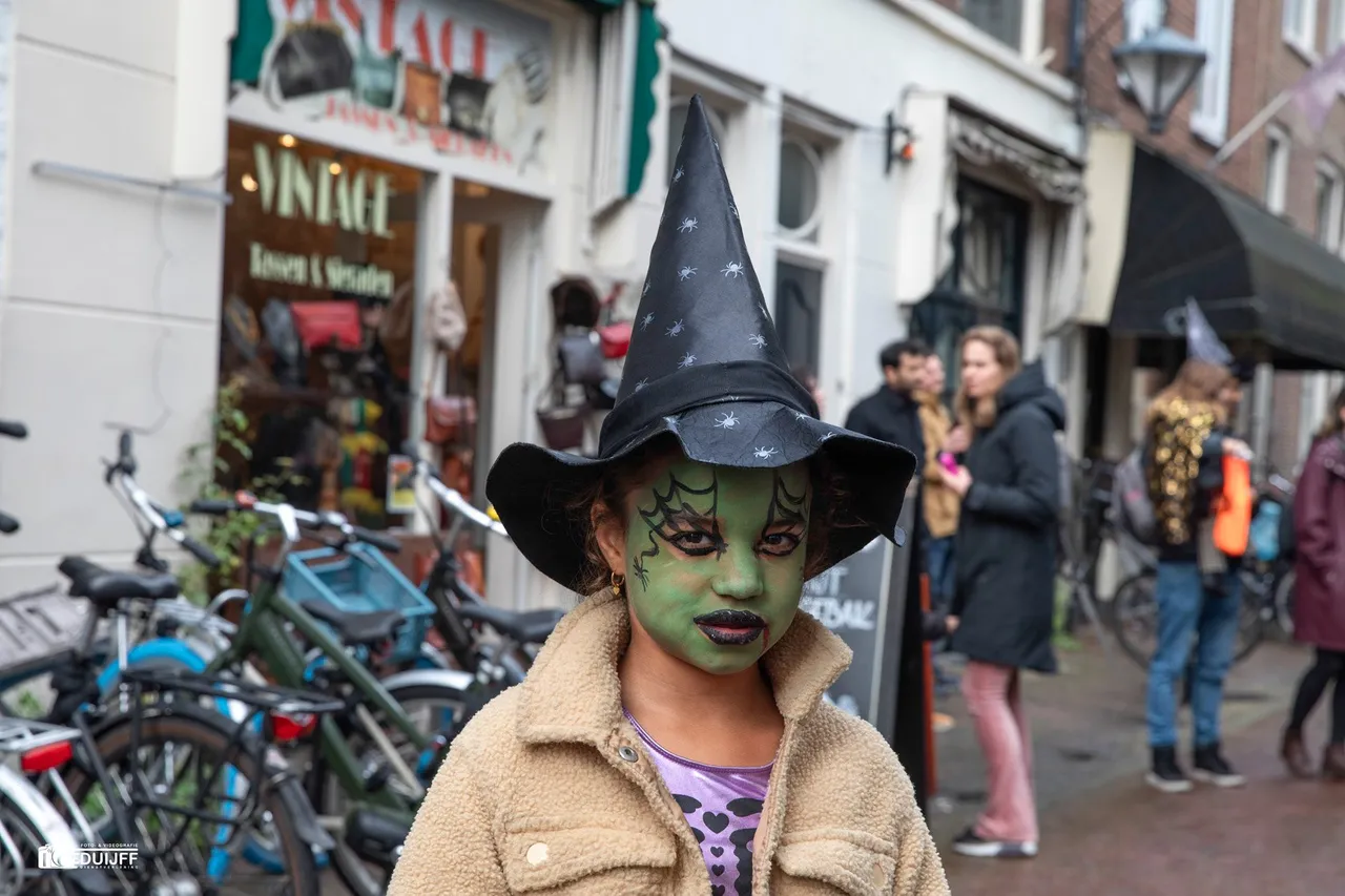green witch art