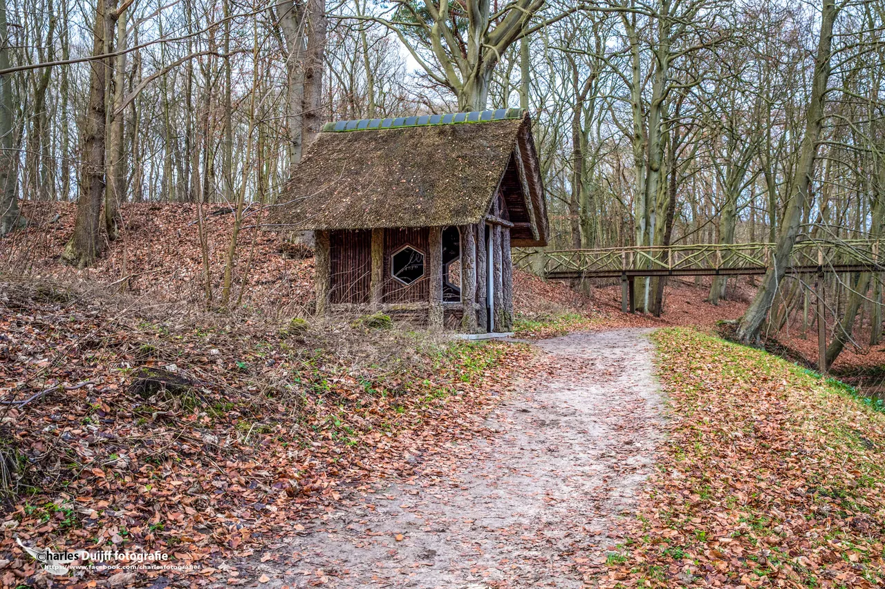 huisje en brug