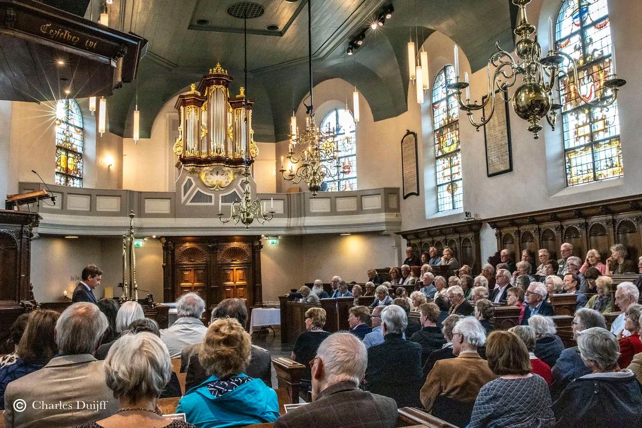 kerk indide