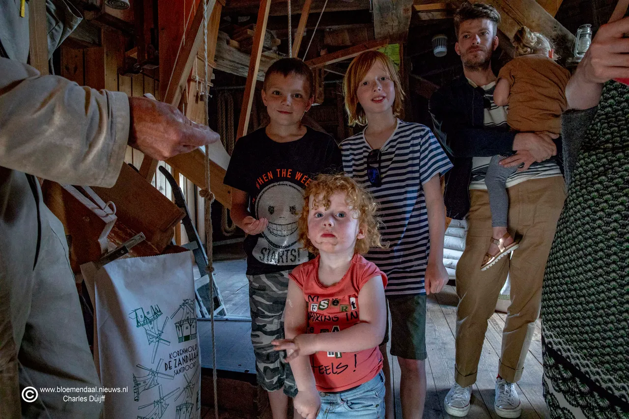 kids in mill