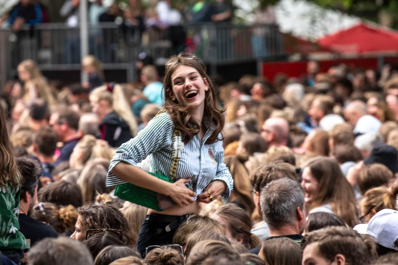meisje lacht