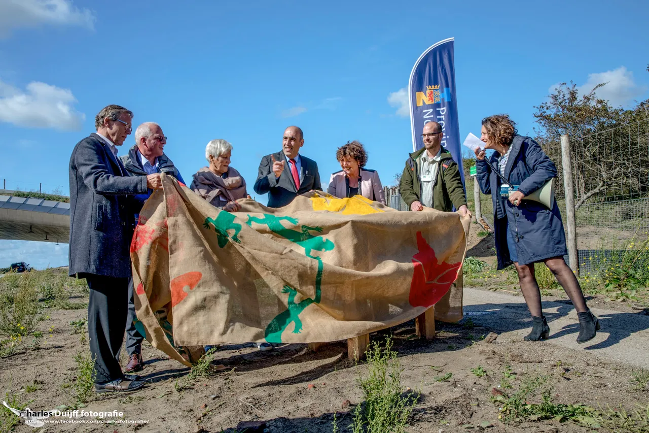 onthulling