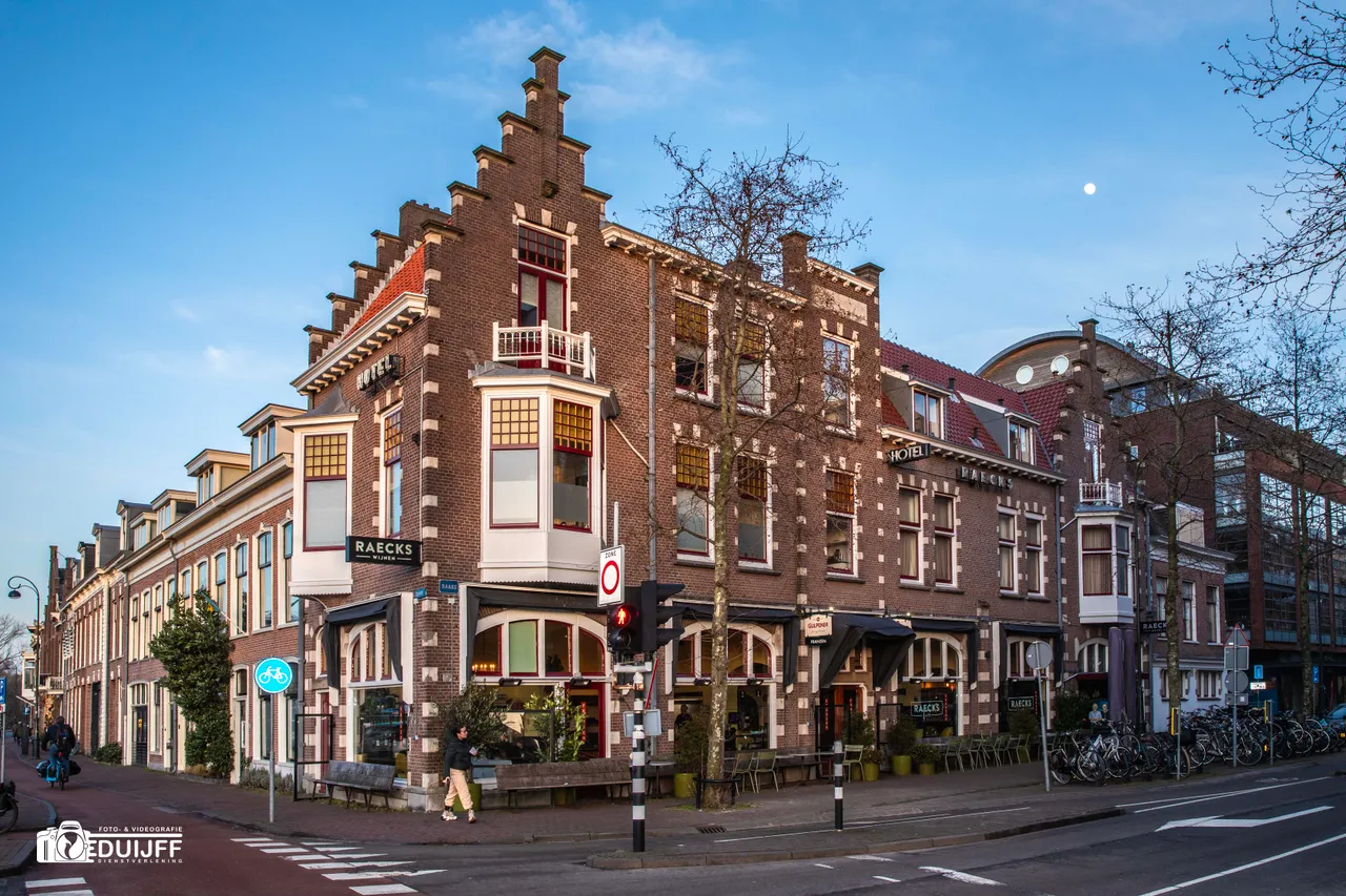 raeks hotel