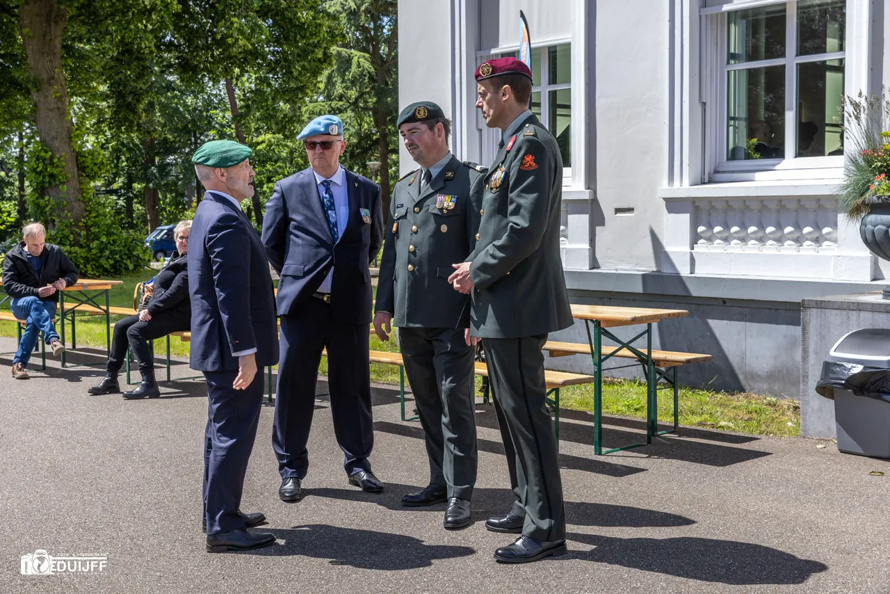 soldiers uniform