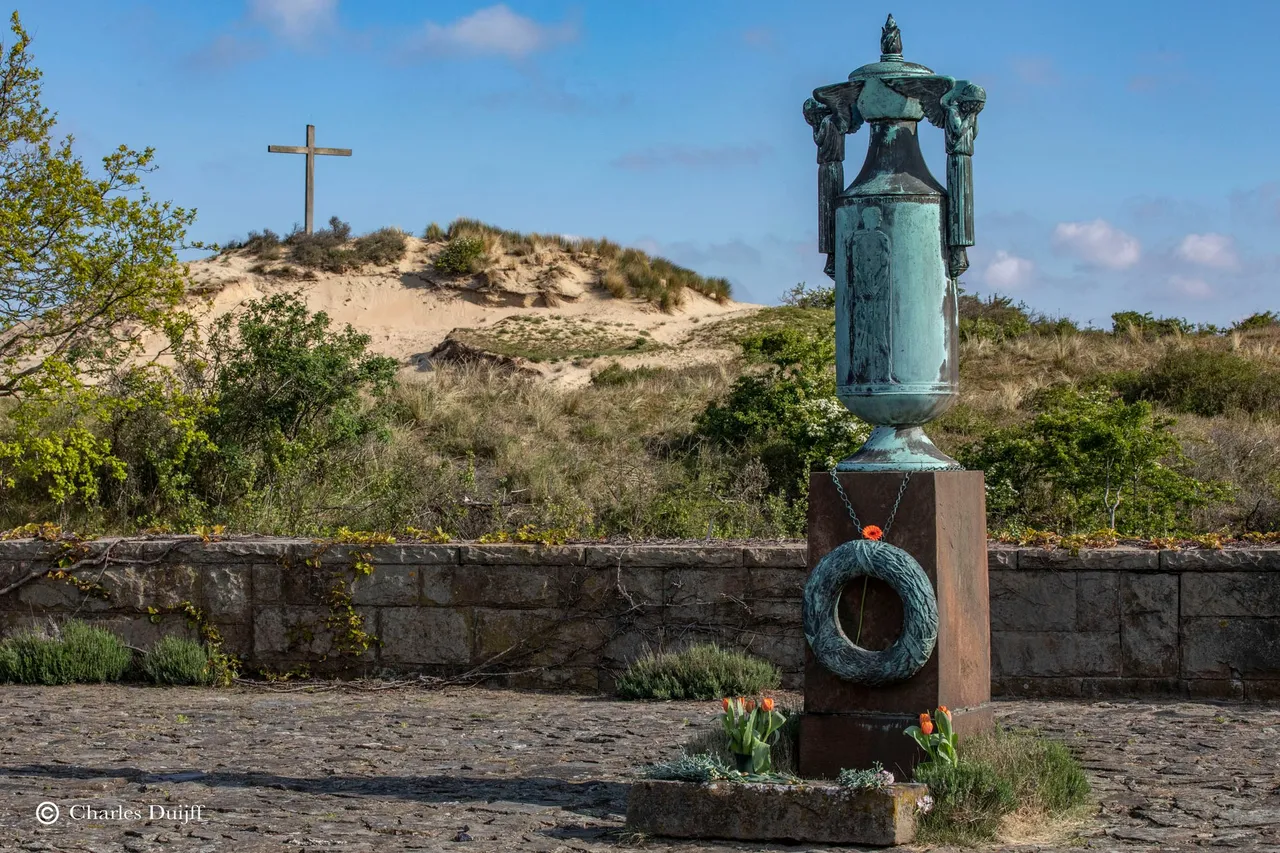 urn en kruis