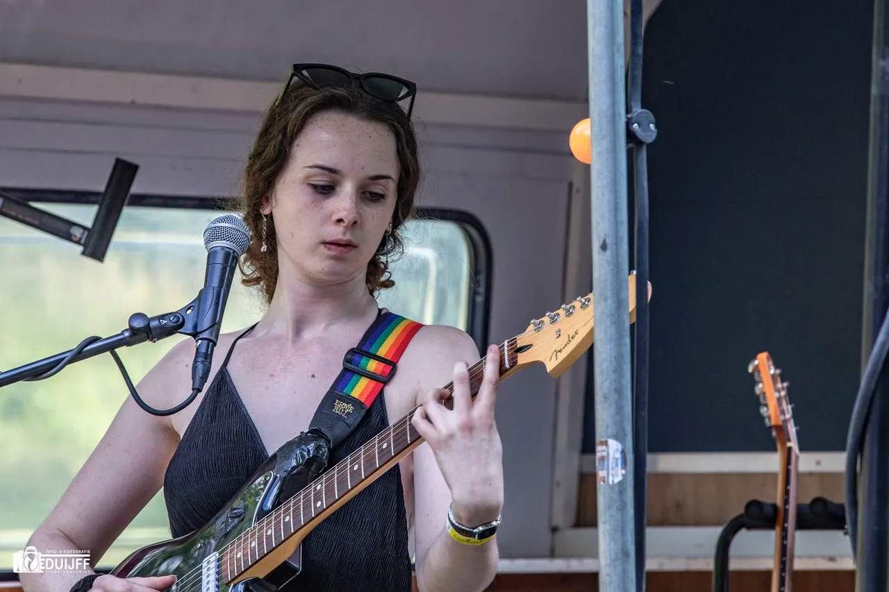 zangeres kids with buns b