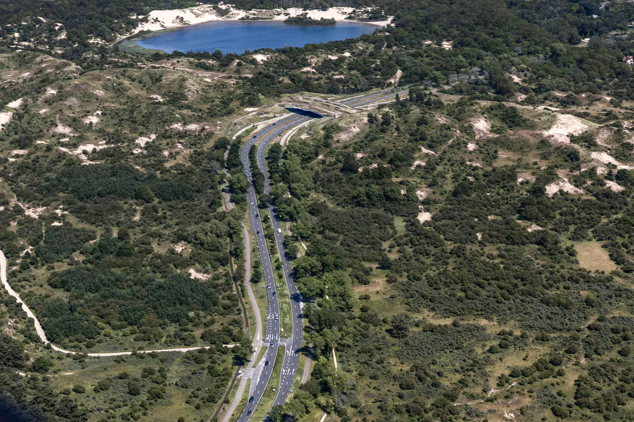 zeeweg natuurbrug luchtf