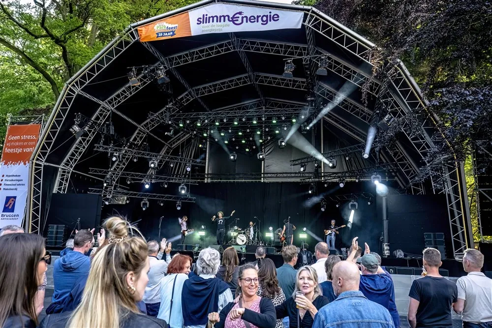 download 131897 s1000x1000