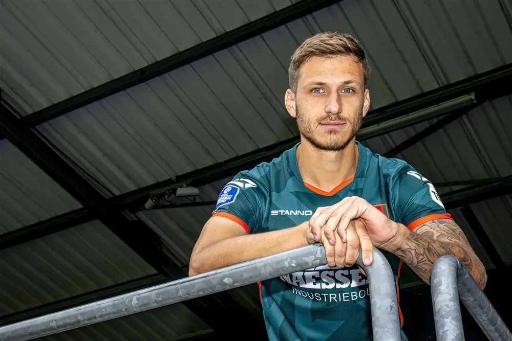 download 139681 s1000x1000