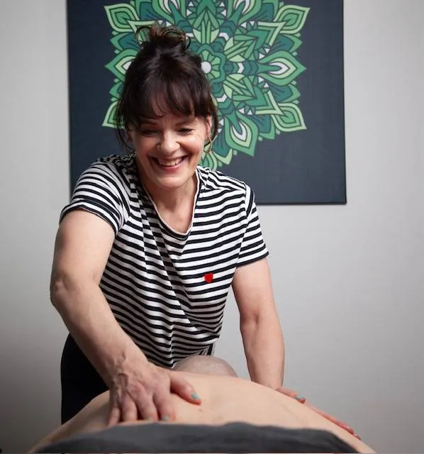 Adriënne aan het werk