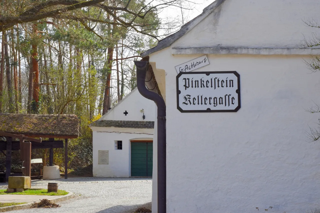 raschala kellergasse pinkelstein manfred kuzel wiki