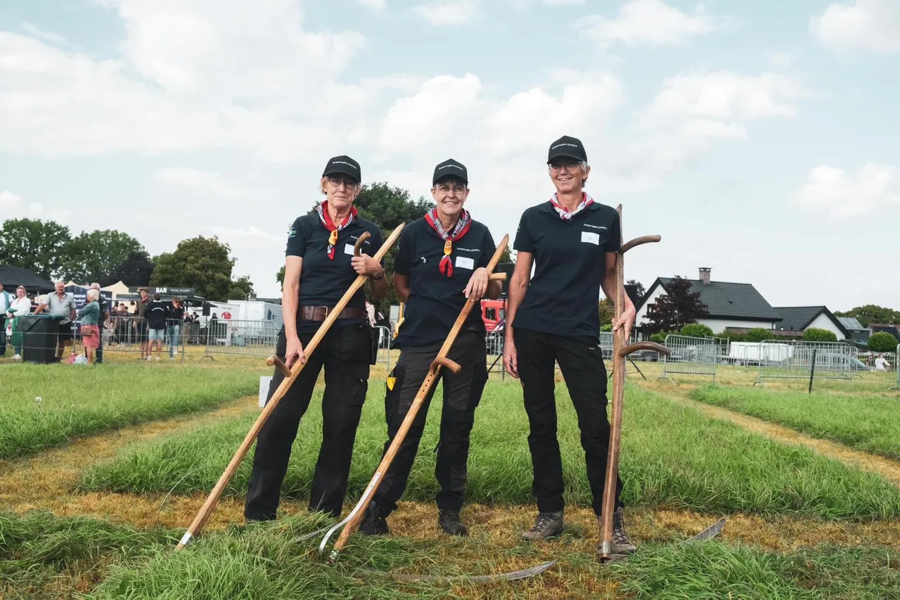 Maaien zeis 2025-08-30 NK Maaien met de zeis_vrouwenteam_Drenthe