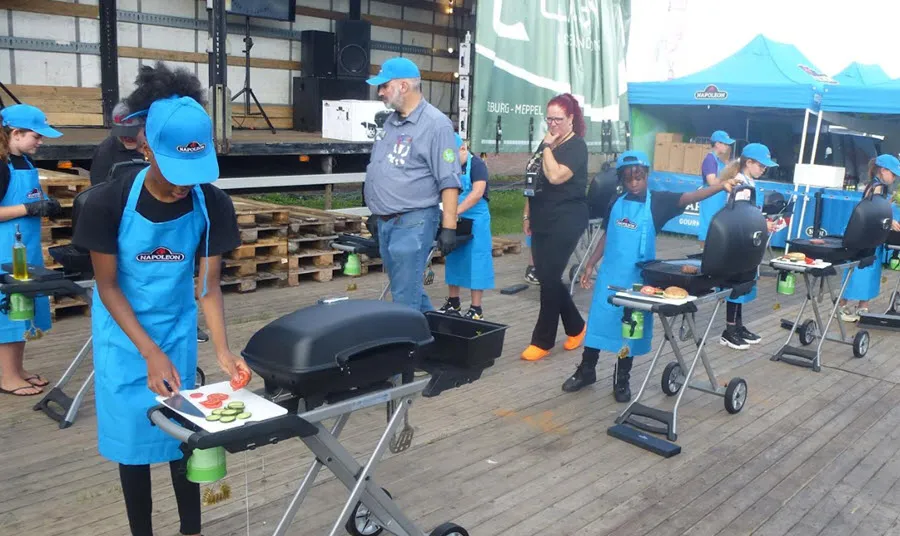 bbq233