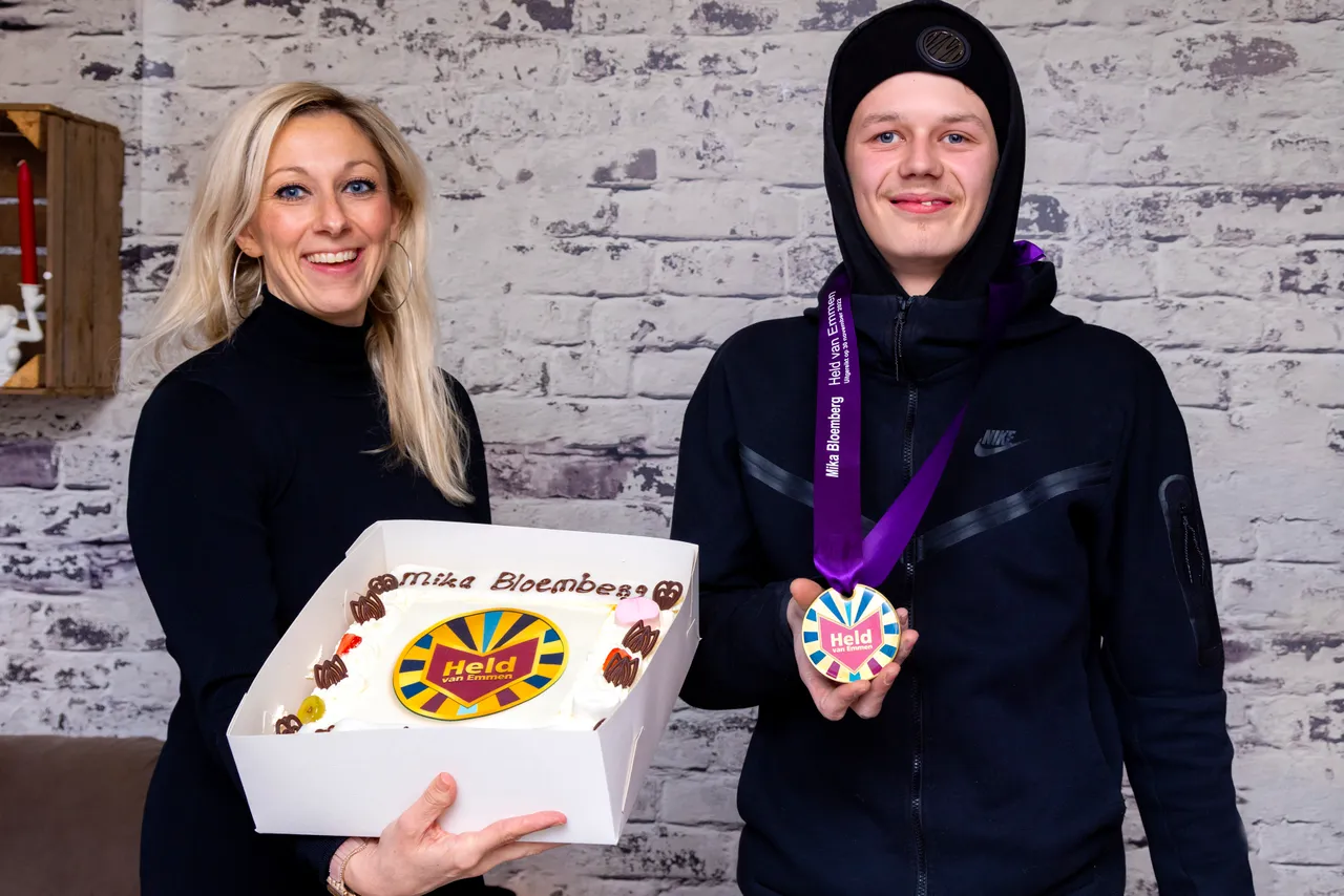 mika bloemberg met wethouder dewy leal