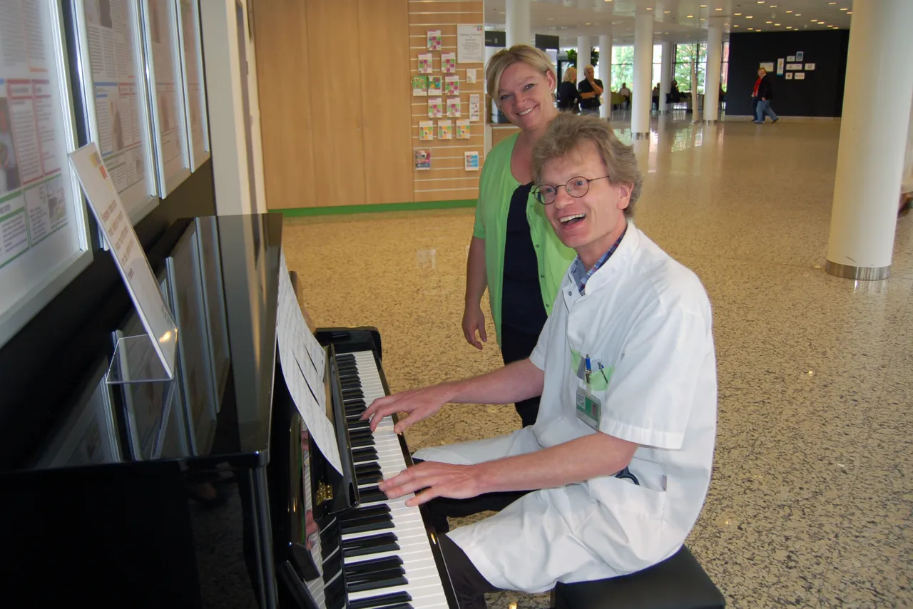 piano in hal ziekenhuis gelderse vallei