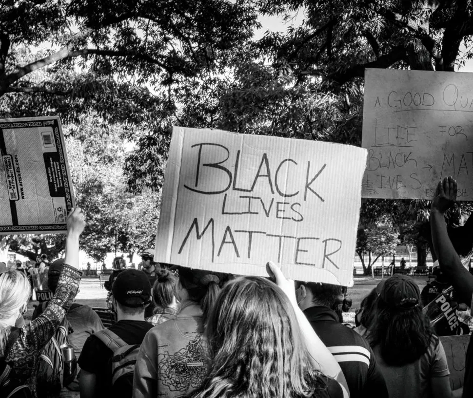 obi onyeador zsl8di n 9u unsplash boeken racisme gelijkheid fem fem e1591194192580