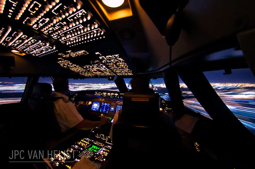 aerial photos boeing 747 plane cockpit jpc van heijst 11 592c0ee2e4923 880
