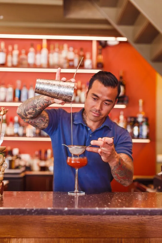 bar1 682x1024