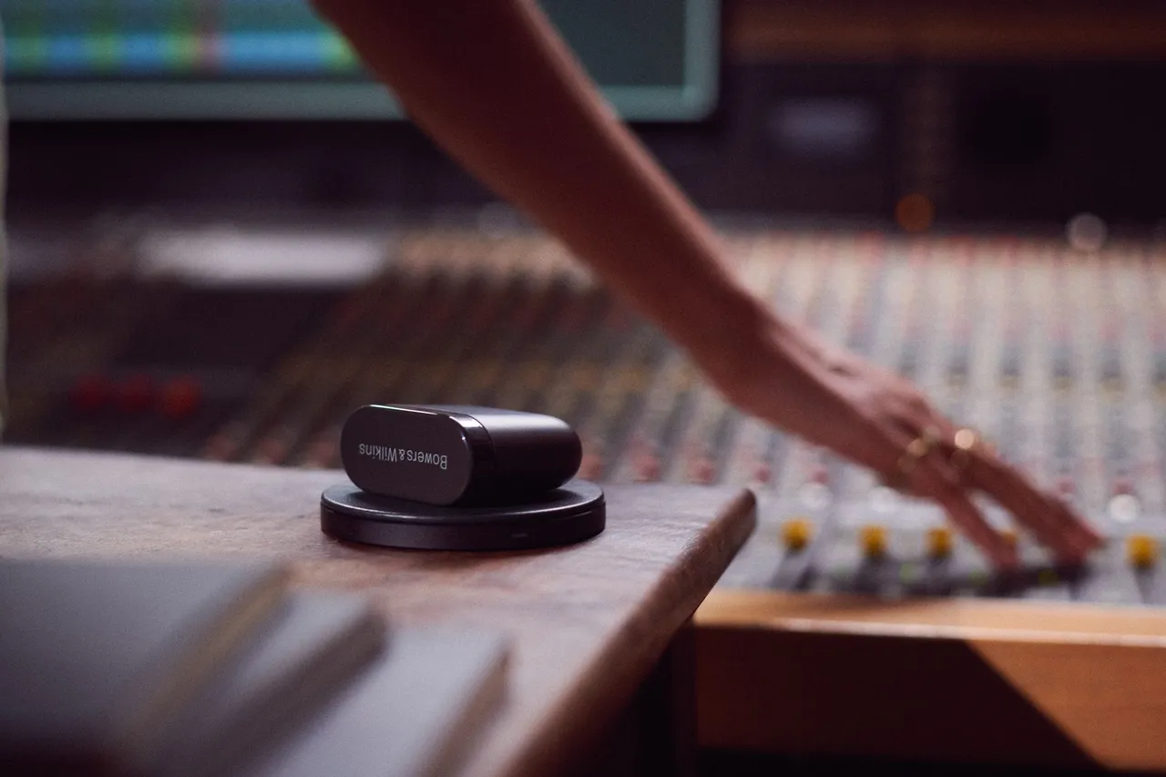 bowers wilkins pi5 fhm04