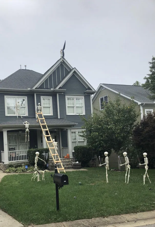 creative scary halloween decorations 160 5bc9cad03c2e8 605