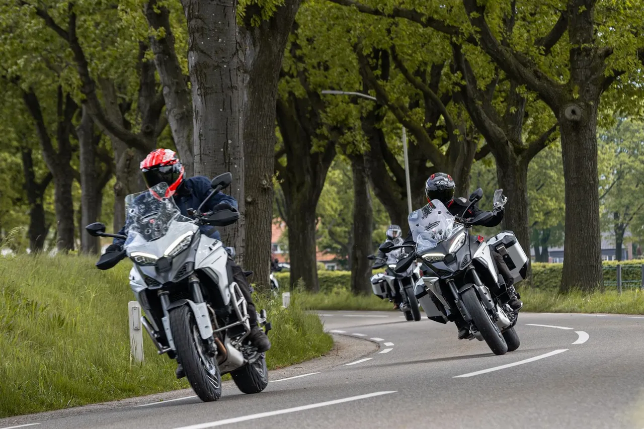 ducati camp fhm06
