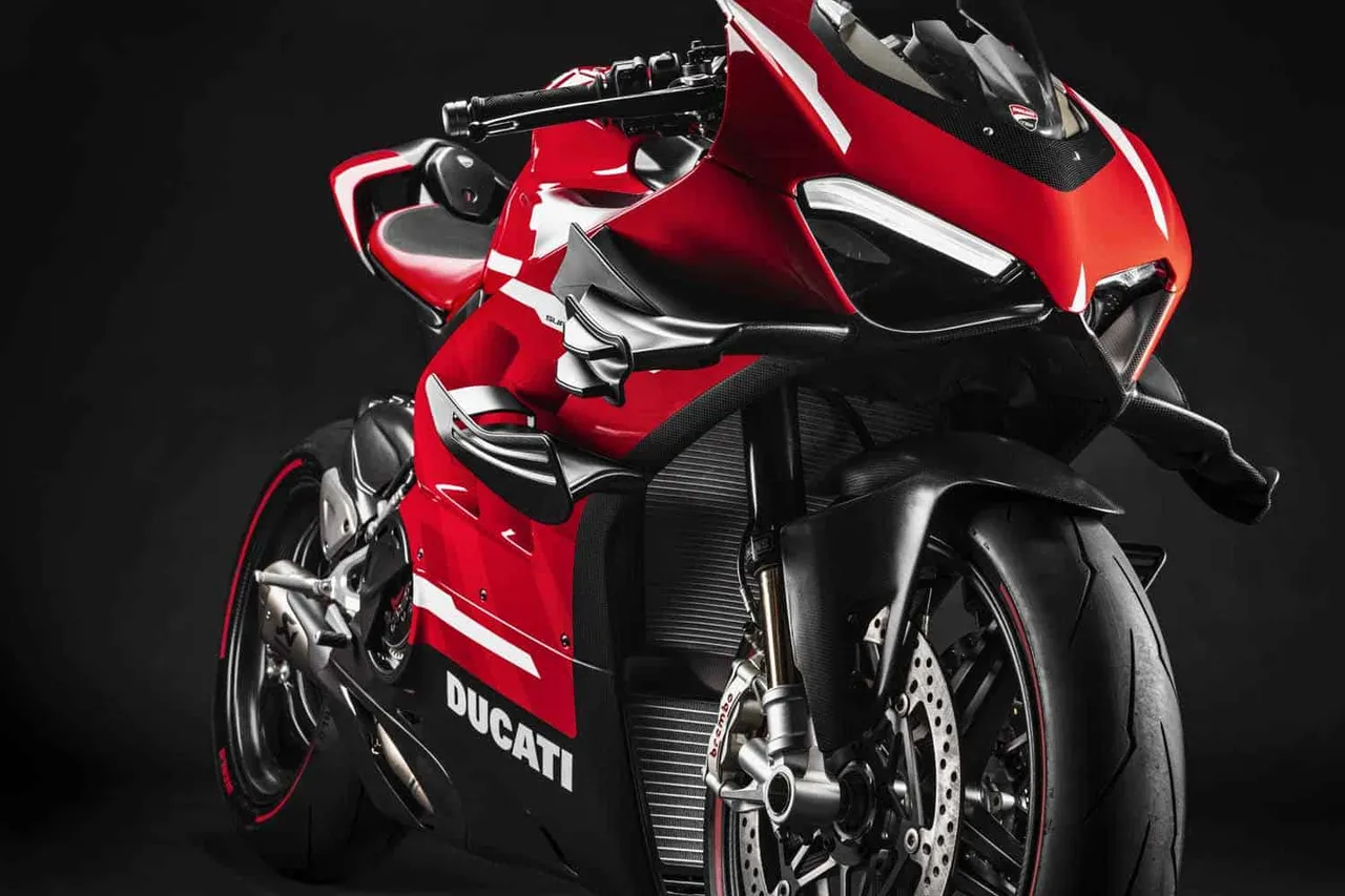 ducati superleggera v4 fhm2