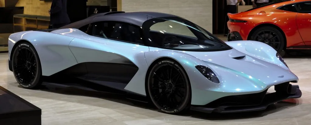 fhm aston martin james bond 1024x412