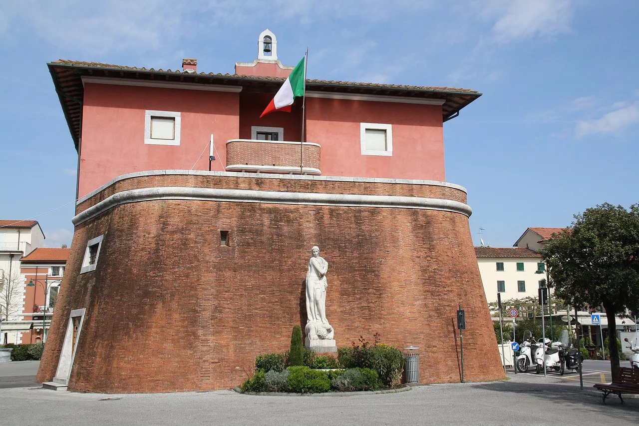 forte dei marmi forte lorenese credits by piergiuliano chesi cc by 30 resultaat