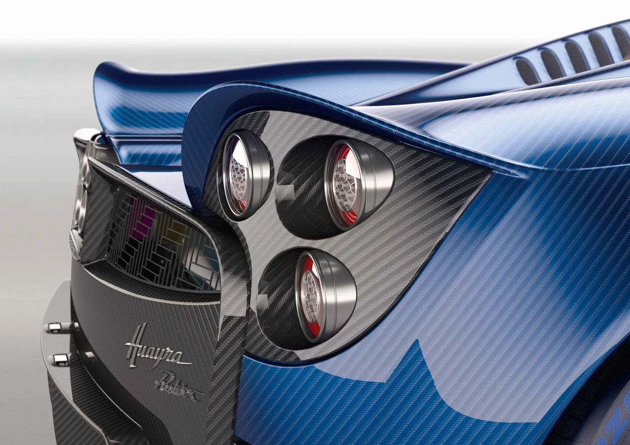 huayra roadster ginevra 2017 dett0002 d