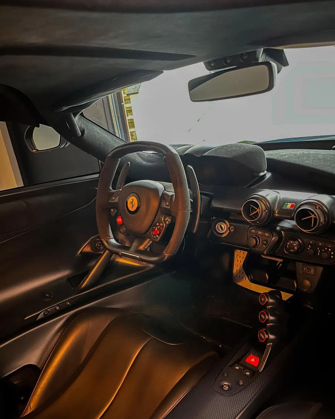 laferrari zwart nederlands kenteken 3