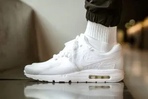 nike air max zero all white 02 300x200