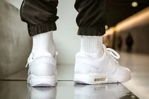 nike air max zero all white 03 300x200