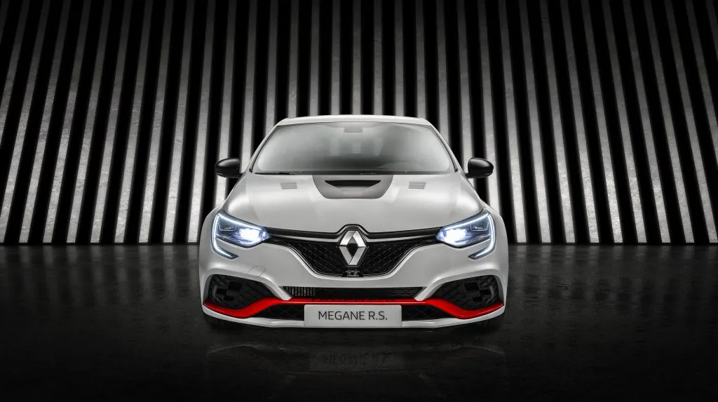 renault trophy r 02 1024x573