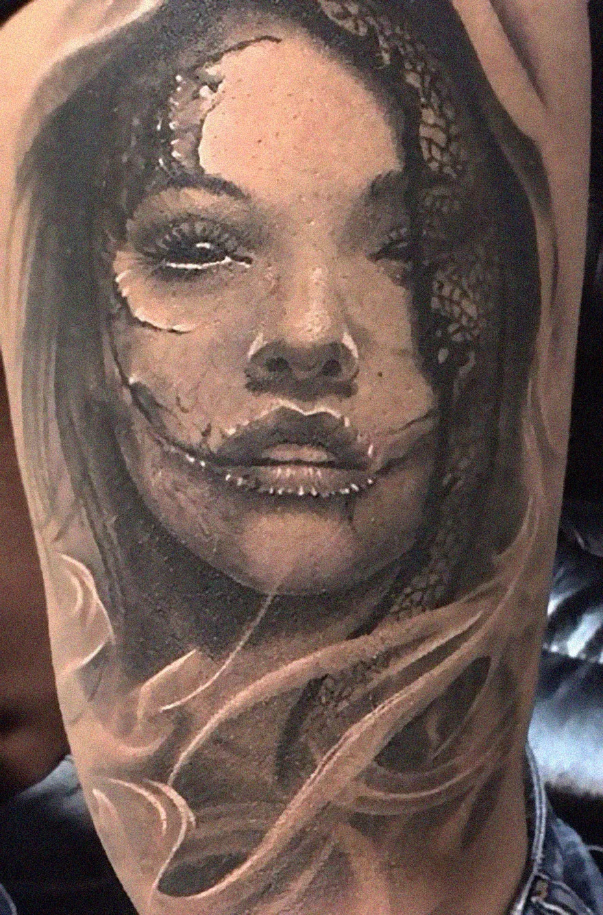 the tattoo artist makes hyper realistic tattoos that look more like they were printed on the skin 6001506a31e66 880