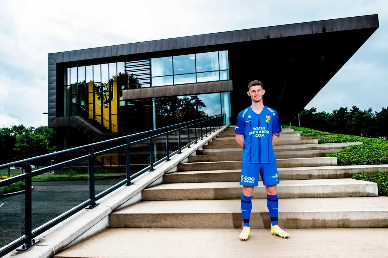 vitesse uittenue 2020 2021